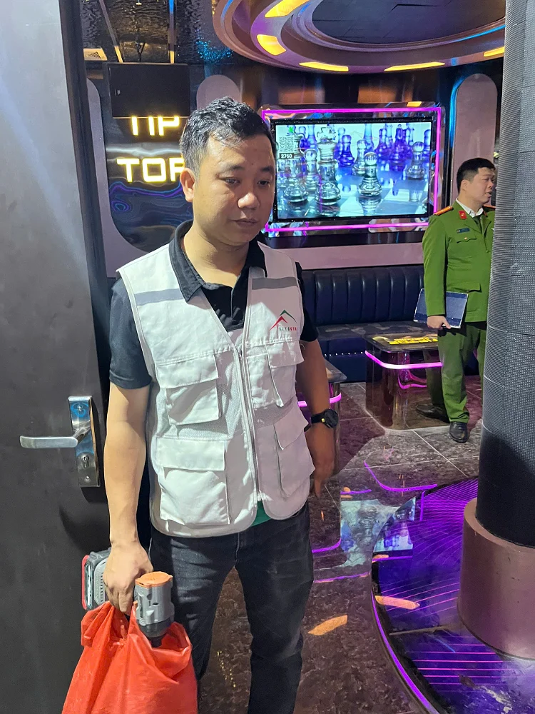 Karaoke Tiptop – 09 Văn Tiến Dũng