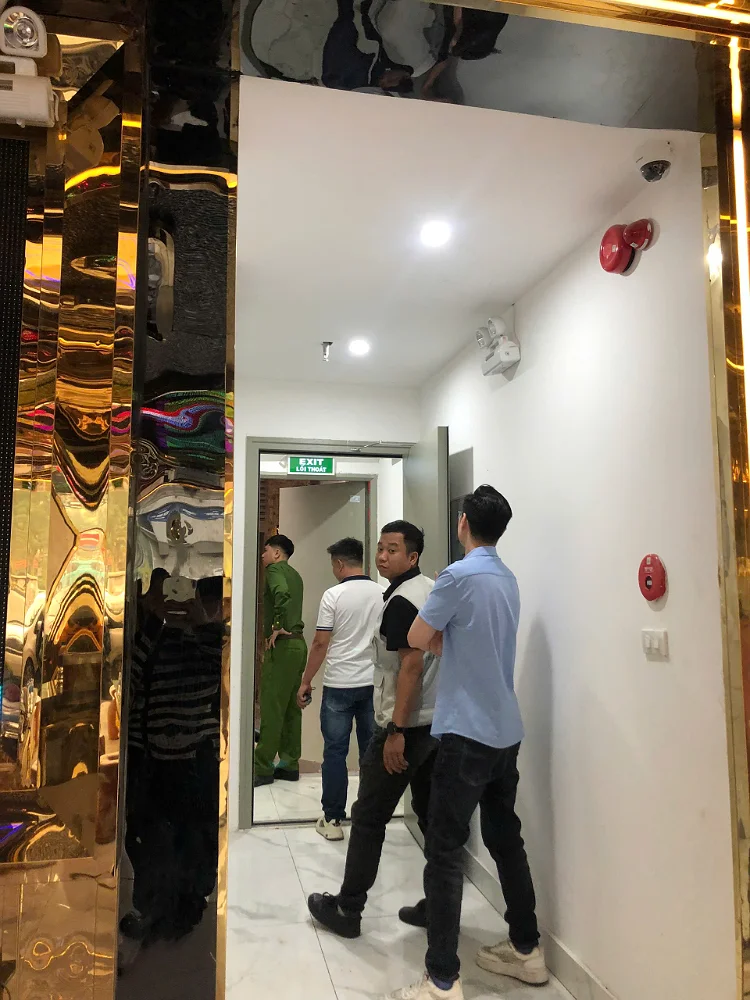 Karaoke Idol – 16 Nguyễn Khang