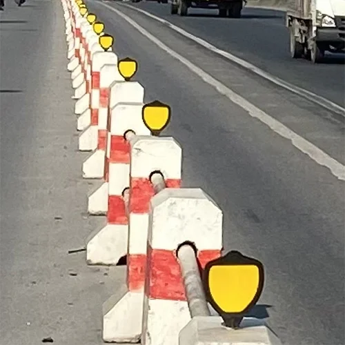 Tiêu phản quang dẻo dùng cảnh báo an toàn giao thông độ bền cao - Ảnh 2