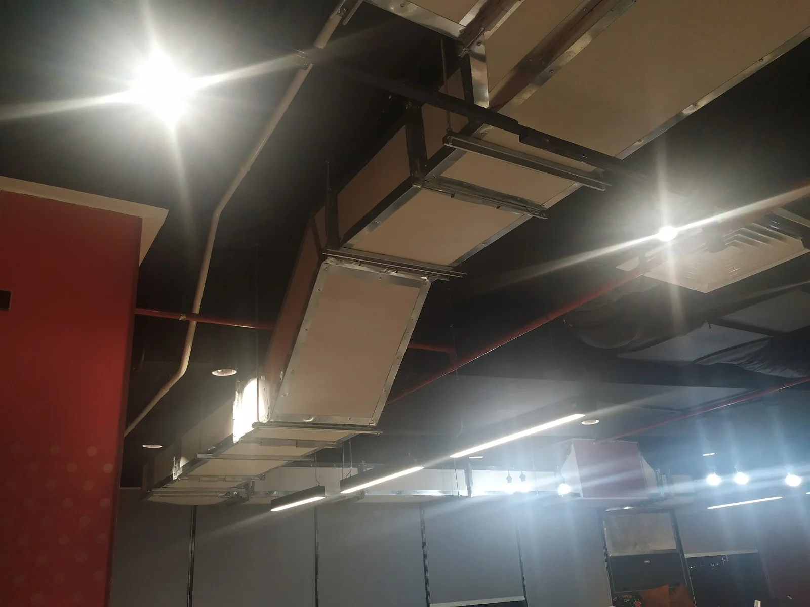 Hội sở ngân hàng MSB – Tòa nhà TNR 54A Nguyễn Chí Thanh, Hà Nội