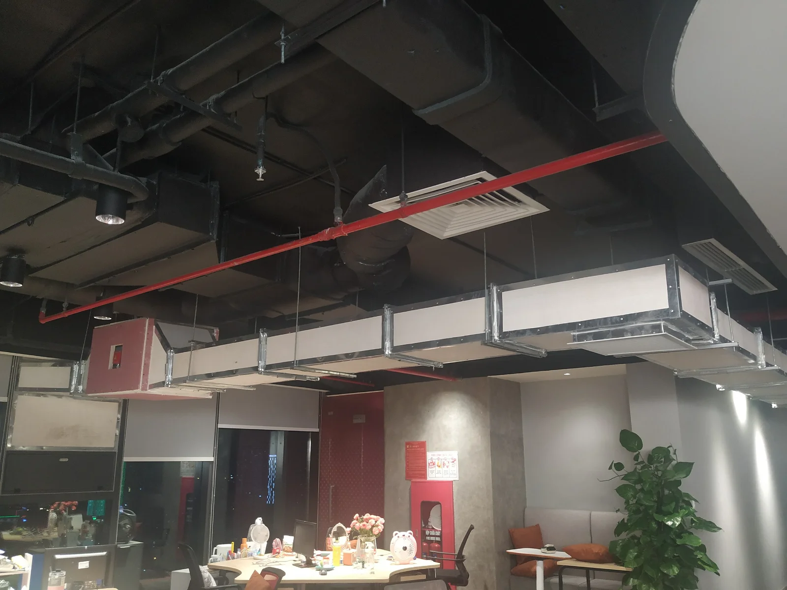 Hội sở ngân hàng MSB – Tòa nhà TNR 54A Nguyễn Chí Thanh, Hà Nội